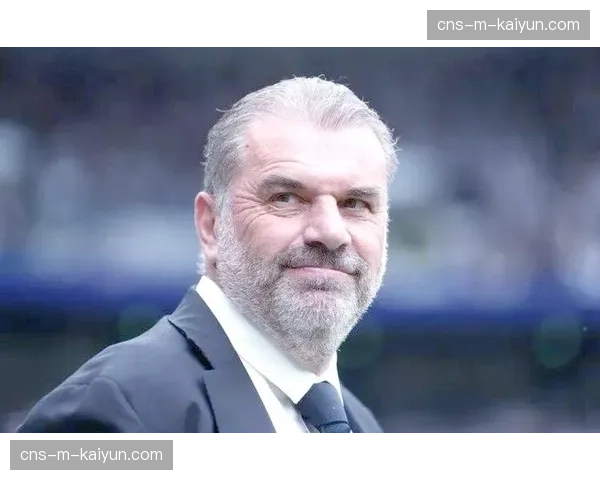 赛前踩场:热刺全队加练定位球攻防,波斯特科格鲁强调进攻宽度 赛前踩场:热刺全队加练定位球攻防,波斯特科格鲁强调进攻宽度